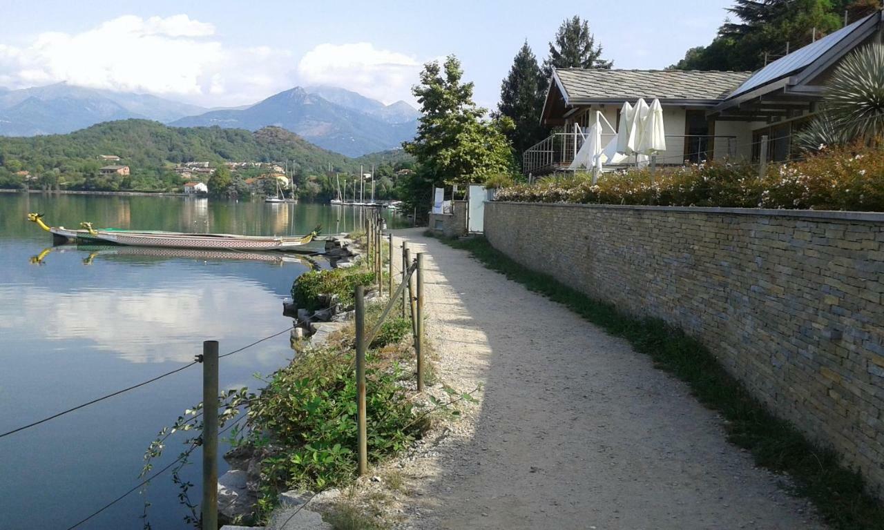 B&B In Riva Al Lago Avigliana Eksteriør bilde
