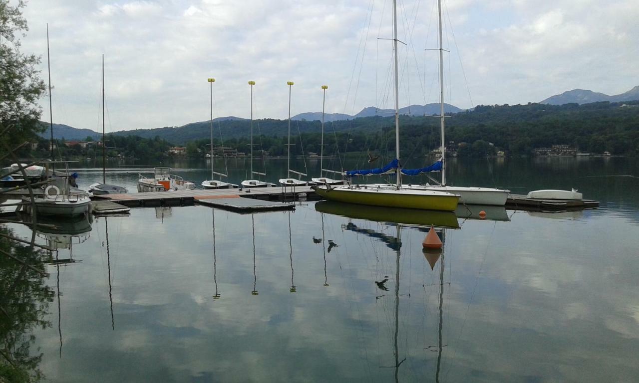 B&B In Riva Al Lago Avigliana Eksteriør bilde