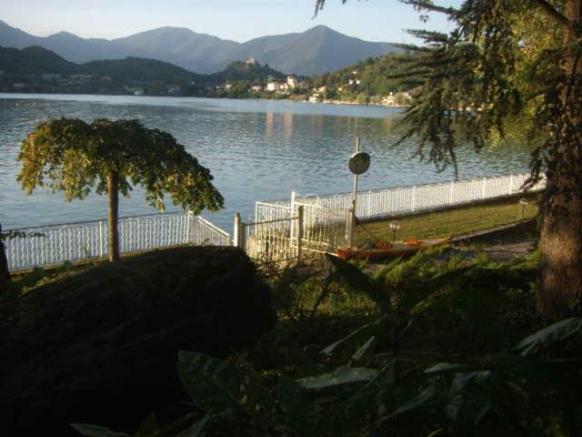 B&B In Riva Al Lago Avigliana Eksteriør bilde